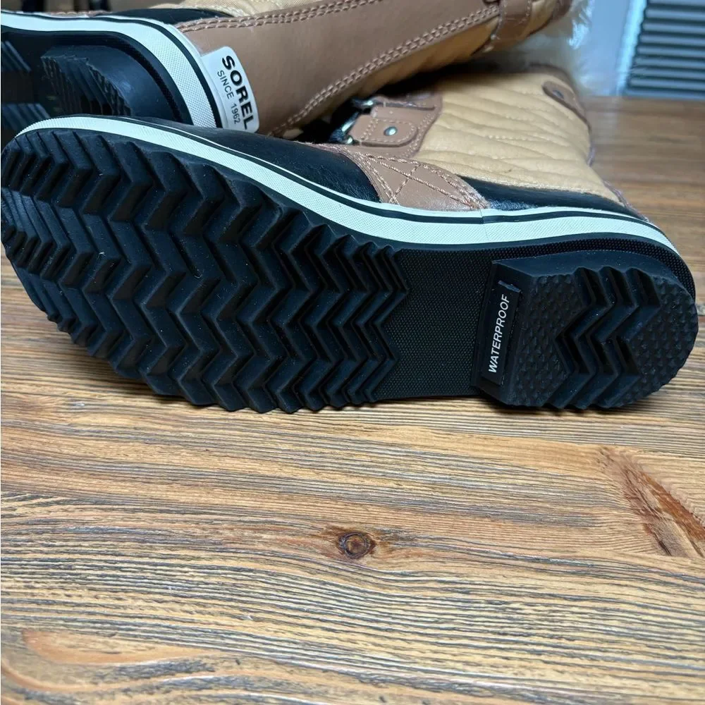 NWOT Sorel Black and Tan Brown Kids Boots with Faux Fur